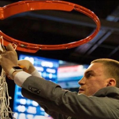 Assistant Coach @blinnmbb | #CWUalumni #StudentOfTheGame