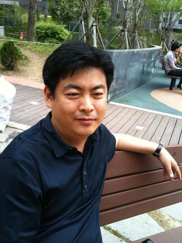 이제욱입니다.