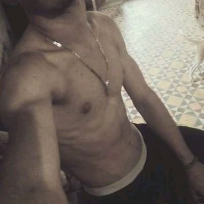 Chico caliente de maracaibo en buscas de buenas propinas con ganas de ser modelo webcam llegate al privado y conversamos😈🍆💦