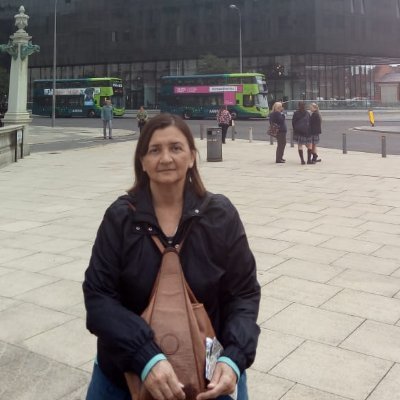 Prof. y Lic. en Ciencias Políticas. 
Especialista en Gestión Educativa.
Jubilada docente.
Empresaria PYME que elabora productos de panadería.