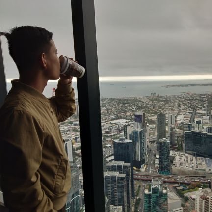 alexbungkie's profile picture. La Vida es aquello que te va sucendiendo mientras estâs ocupado haciendo otros planes.