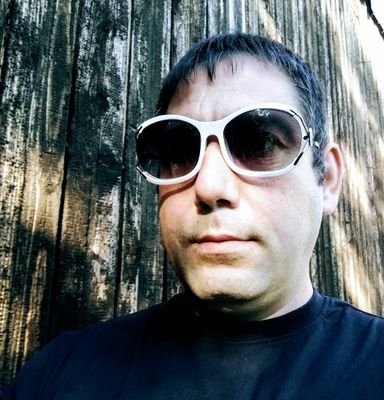 Danijel52495274's profile picture. Slobodan, samo vam nedostaje video telefon, i foto galerija, kreativan itd😘😘