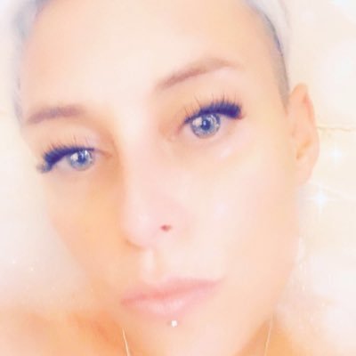 emmski4u's profile picture. 