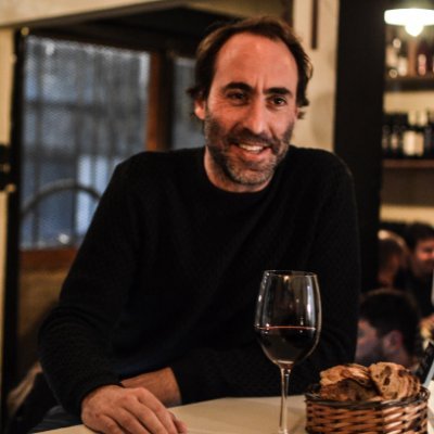 Para cenar el Indio y para el almuerzo Skay.
Productor de Conciertos. Management en Pablo Sbaraglia y Mariana Baggio.
Agitador Cultural. Hincha del mas grande.