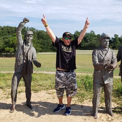 the_snowman_81's profile picture. currently a house flipper guy