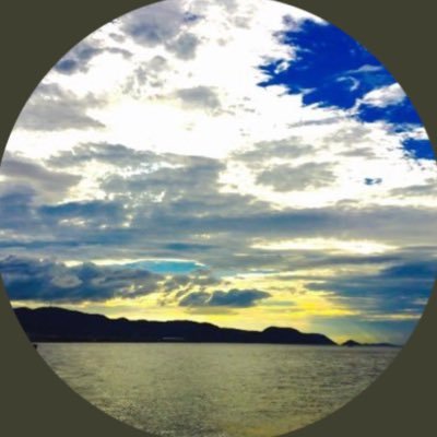 未の皮を被った午。2月3日迄生まれの人は前年の干支の影響を受けるようです。実は新たな挑戦は好きな山羊座の垢ですが‥星座の制限は一切ありません。仕事垢は緩過ぎだからNG！老若男女ok‥普通の垢は @satoshi4213 で、人間の性格垢は @satoshi3124 です。目標を見つけた山羊座には素晴らしい変化が‥✨