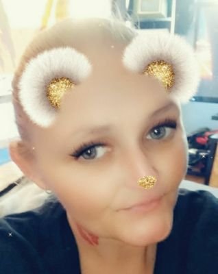 I love with all my ❤️
I love my son's(5)
some people take advantage of my kindness but I've learned not everyone is ya friends an family r fake 😂. love life 😋