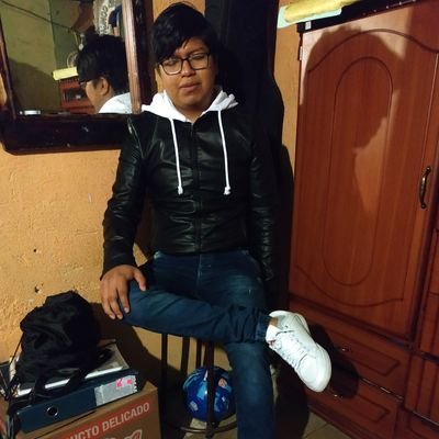 Me gusta mucho el fútbol, Soy un Fans del Anime y Manga. Se sincero contigo mismo, Te un sueño y ten la confianza de que puedes hacer tus sueños realidad.