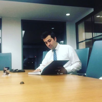 politics 💚🤍🖤. احترام به انسان و ارزش های انسانی در 🇬🇧اولویت من است