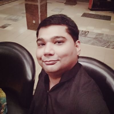 جیسا بھی ہوں' اچھا برا اپنے لیے ہوں,
دیکھتا نہیں میں خود کو اوروں کی نظر سے۔۔!
