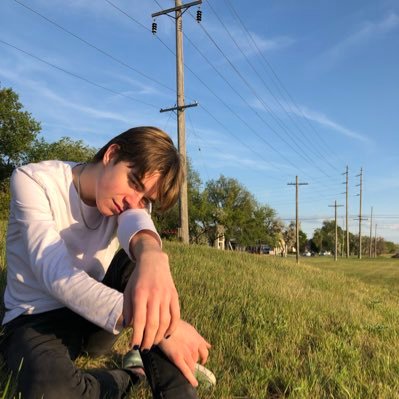 🏳️🌈 to quote the prophet Kesha “I got Jesus on my necklace”