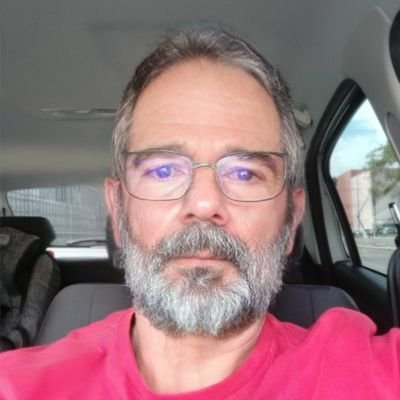 maxuelantenor's profile picture. Sou de direita e conservador.