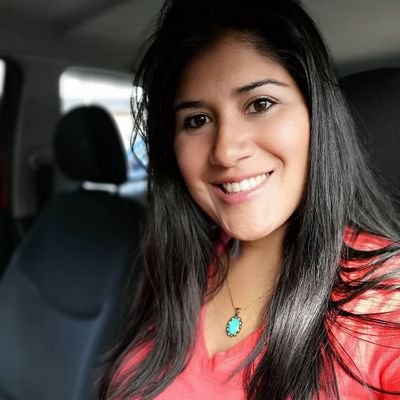 Licenciada en Administracion,  mencion Comercio Internacional y Distribuidora Independiente de Herbalife