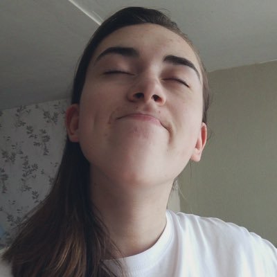 Netherlands 🇳🇱/18 years old/ Netflix watcher👩🏼💻/ writer of fan fictions✍🏻/ student/😆/⚽️🏃🏼♀️/