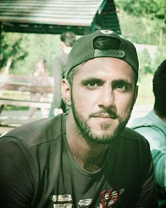 RabeelKhalid7's profile picture. An artist