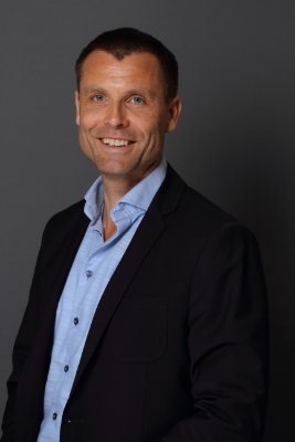 Als trainer/coach in softskills, techniek en veiligheid laat ik je zien hoe je de brug slaat van kennis naar resultaat.