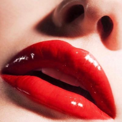 A website and newsletter dedicated to Beauty Influencers, products and activations by Industry Insiders Christine & George Ledes