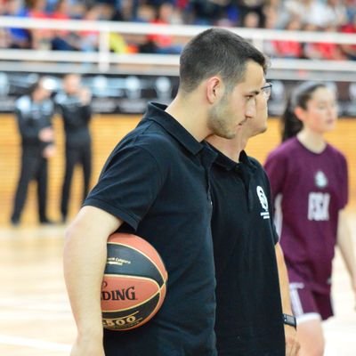 Entrenador de bàsquet | Màster en formació de professorat d'EF | Graduat en CAFE