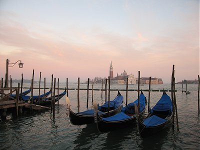 Real estate agent specialised in property in Venice, Rome, Tuscany and the whole of Italy.