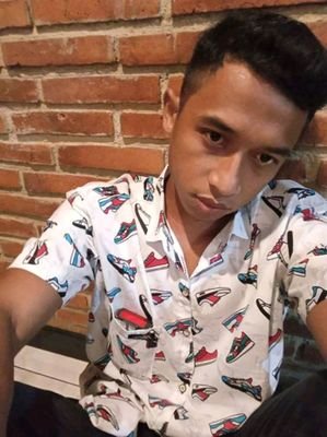 EmbatSin's profile picture. Tak sudi memikirkan angan2 kosong