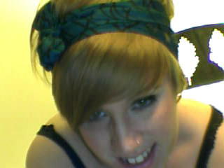 liltoppy's profile picture. i am alice, i am a hairdresser, and i love what i do, i love life, friends, my mum, and the rest of my family. ask me anything :)