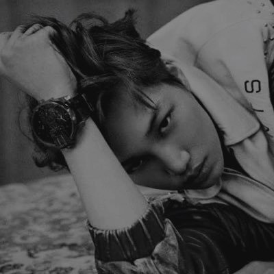 ㅤ ㅤ 𝐗𝐗𝐕𝐈. — KEEP IT A SECRET @ 김 • love is a cancer that grows inside and makes one do foolish things. ϟ CEO in 𝒉𝒊𝒔 𝒐𝒘𝒏 company.