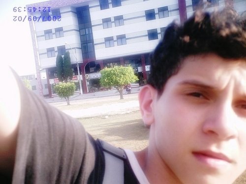 Humorista e estudante.