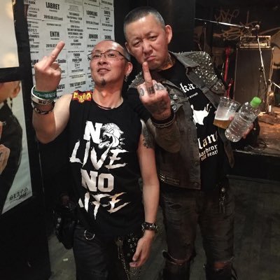 SLANGを筆頭にHARDCORE・PUNKが好き！知的障がい者の入所支援施設で働く親父で2人の娘の父。カウンターアクションに出没！反戦・反核・反差別‼︎音楽から力をもらってこれからも頑張る！北海道胆振東部地震で被災した安平町在住。安平町は震災に負けません!やらない善よりやる偽善。