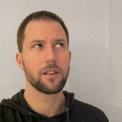 Fan de maths, de chatons, de voile, de licornes, d'escape rooms, de piano, de mousse au Toblerone et de programmation.