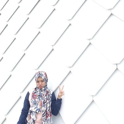 ShihaHaa's profile picture. biar jahat asal selamat