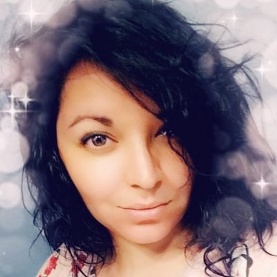 CreaturesColor's profile picture. Mother 👩‍👧.Teacher of baby beasts 🐉🤪.  Handmade blanket maker and lover. All made with ❤️.