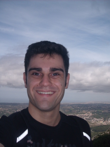 Estudante de Agronomia, Matogrossense de coração e criação, eterno estudante, Social Democrata e Corinthiano.