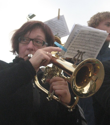 jikketje48's profile picture. frou mei man, bern en  bernsbern.
Boppedat noch goed sûn.