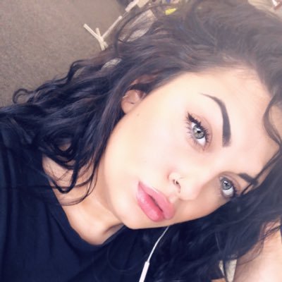 mollywa41375987's profile picture. 