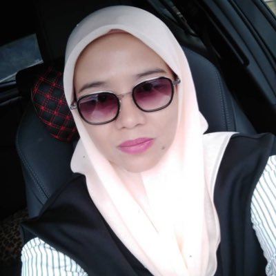 noaznita's profile picture. 