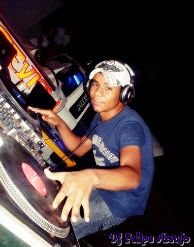 DJ Felipe Araujo Com 16 Anos No começando agora no mundo da Musica eletrônica E Funk e Eletro Funk ^^