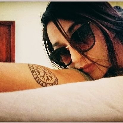 liz_BarRi's profile picture. Nunca olvides lo que eres, el resto del mundo no lo hará, úsalo como una armadura y no lo utilizarán para herirte!