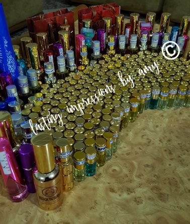 . Designer perfume oil vendor👌
. A babe helping you make lasting impressions for just a little token 💯
. Instagram and Facebook business page @lastingscents