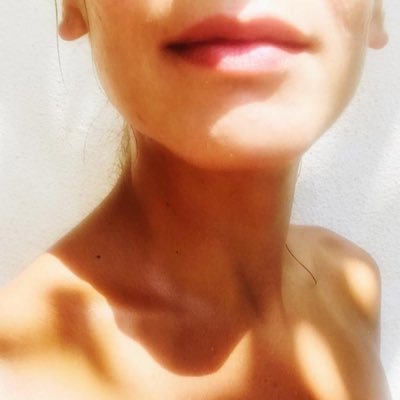 Mira286503311's profile picture. بايد دور شد