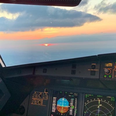 Comandant i instrucció A320. Perfil divulgatiu. All pics and videos above 10000ft. Opinions personals.