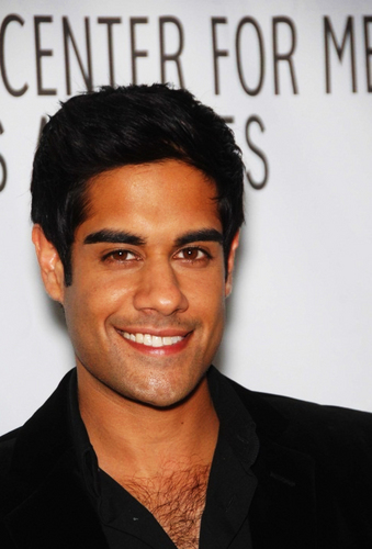 SachaDhawan's profile picture. This account is reserved for Sacha Dhawan. Contact @ComedyTweeter.