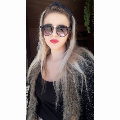 Snap: luaferrari
Insta: luuanaferrari_
XVIII 💐🎆