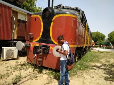 _anmorak_'s profile picture. A left handed-two legged creature with a craving for trains, history and music.