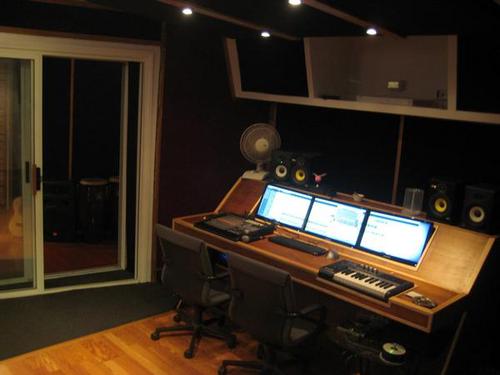 AmpStudiosLA's profile picture. The One-Stop-Shop for Hip-Hop and any genre: AMP Studios features in house talent, dozens of programs, and recording sessions for any budget. Let's build!