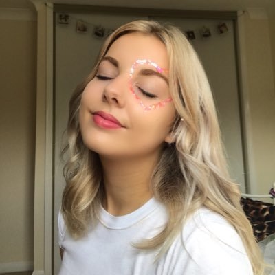 i want to be defined by the things that i love 🦋 taylor follows + liked x40