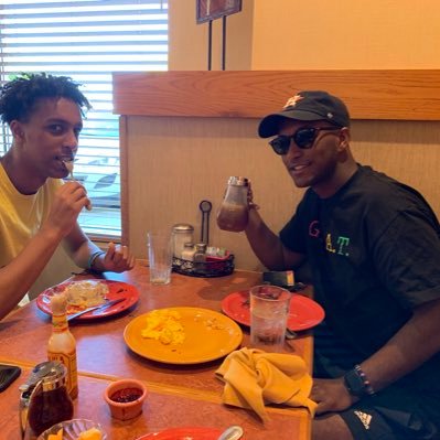 tnoob21's profile picture. 🤩🧹