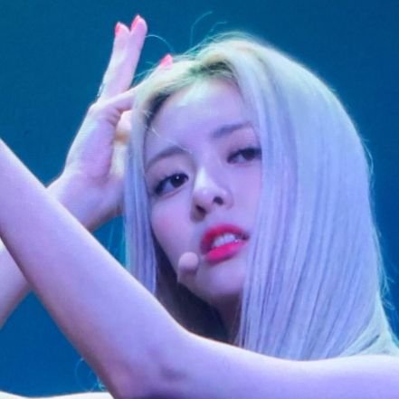 iaisiais's profile picture. .•°*