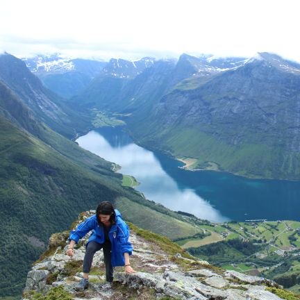 alba_SR's profile picture. Doutora en Xornalismo e atleta en tempos libres. Inmersa no mundo da comunicación móbil.