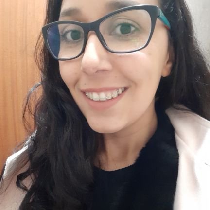Gaúcha, Gremista, Mãe da Rafaela, Professora, Apaixona por sala de aula.