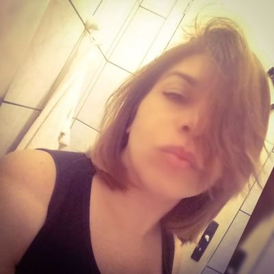 Gosto de coisas simples, de momentos inesquecíveis. De boas conversas, de atenção, de sorrisos e pessoas boas...